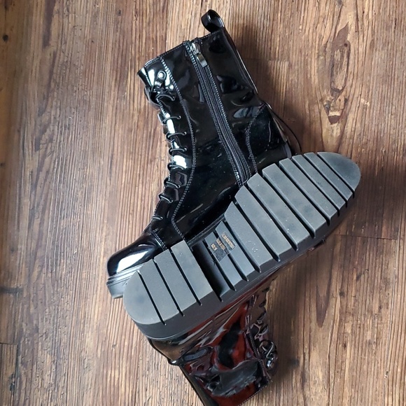 Brand new patent leather boots - Picture 3 of 3